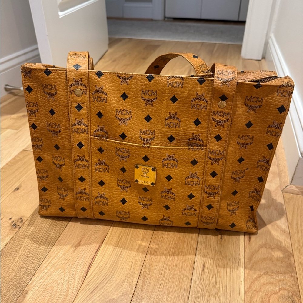 Authentic MCM Visetos tote - Picture 16 of 16